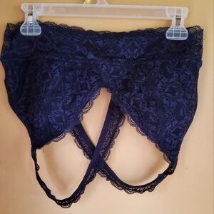 Marilyn Monroe Navy Lace Bralett